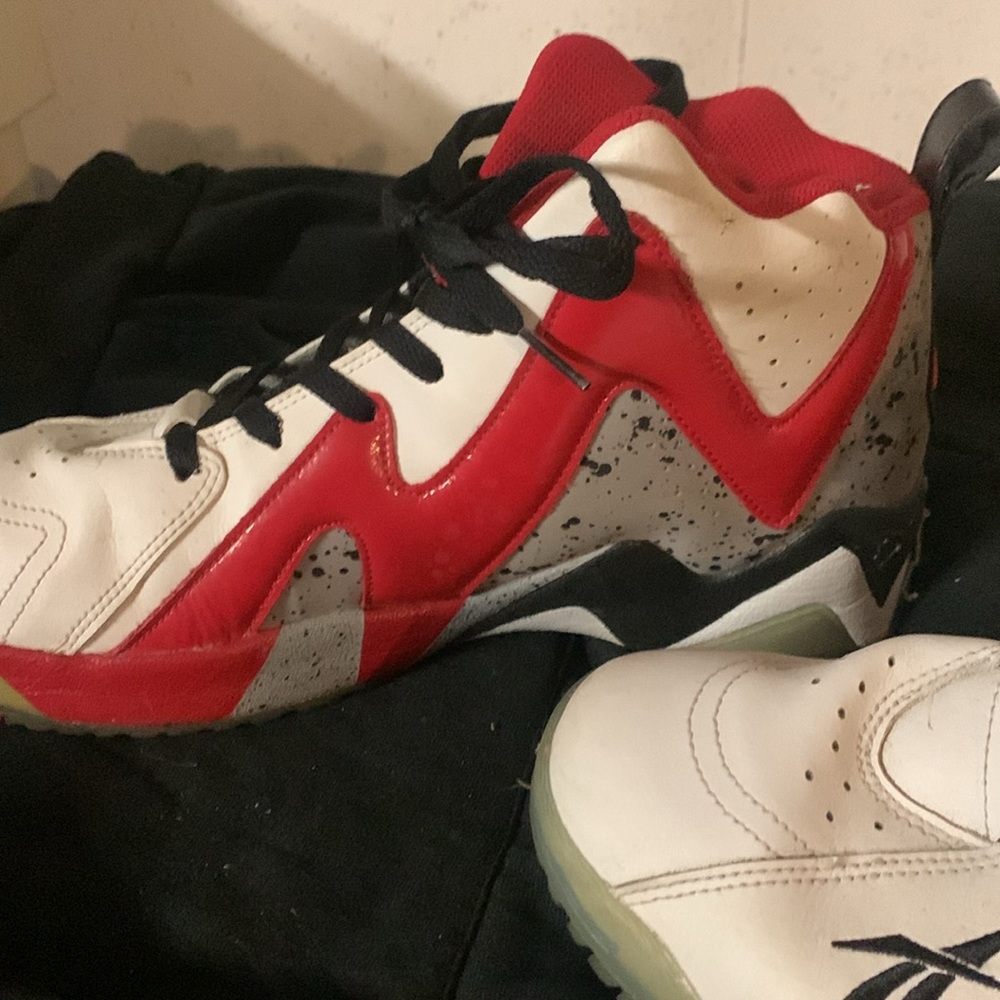 Reebok Crazy Eights Men Basketball Shoes - Picture 3 of 5